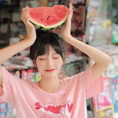 娱乐吃瓜头像图片女生,揭秘娱乐吃瓜头像中的魅力女生