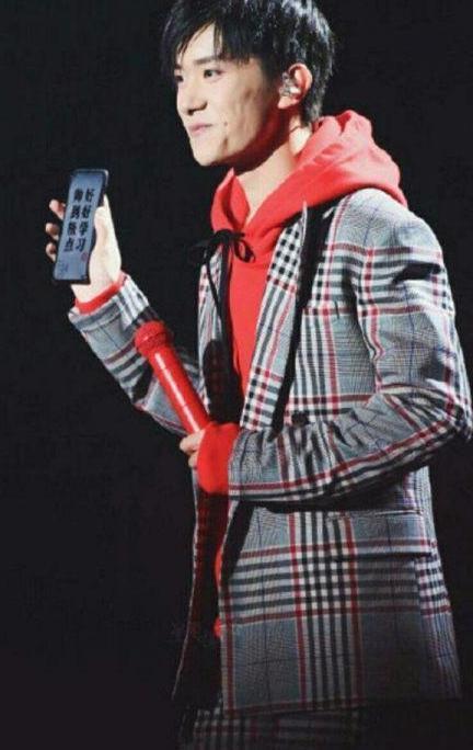 娱乐圈吃瓜猛料小鬼是谁,小鬼身份曝光，吃瓜猛料背后真相揭晓