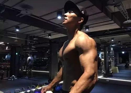 娱乐吃瓜酱肌肉男,娱乐吃瓜酱眼中的健身达人风采